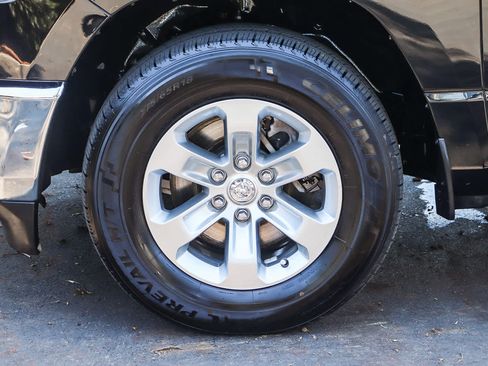 Used 2024 RAM 1500 Laramie AWD/4WD image 12