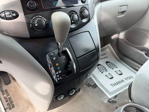 Used 2008 Toyota Sienna CE FWD image 17