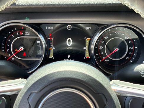 Used 2022 Jeep Gladiator Rubicon w/ LED Lighting Group AWD/4WD image 16