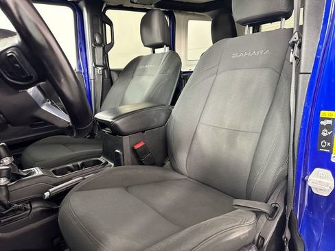 Used 2020 Jeep Wrangler Unlimited Sahara AWD/4WD image 17
