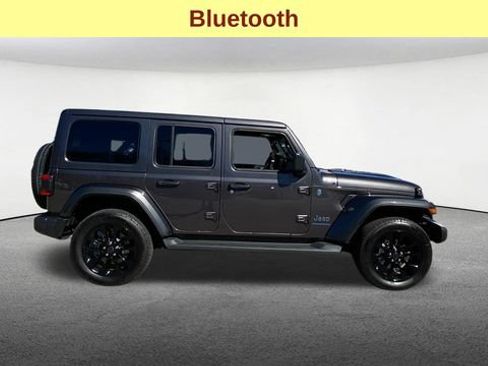 Used 2025 Jeep Wrangler Unlimited Sahara AWD/4WD image 10