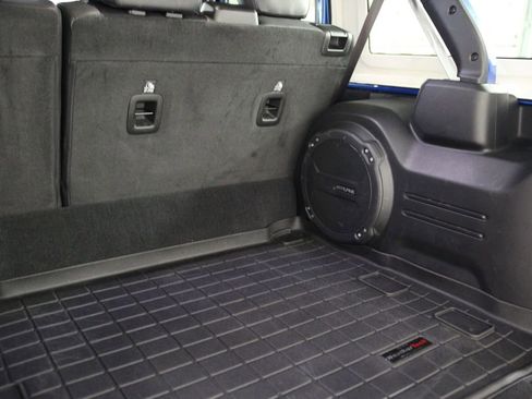 Used 2024 Jeep Wrangler Unlimited Sahara w/ Technology Group image 23