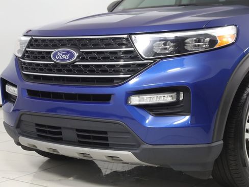 Used 2022 Ford Explorer XLT w/ Equipment Group 202A AWD/4WD image 54