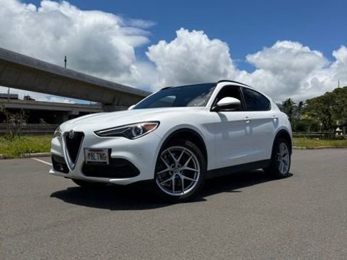 Used 2018 Alfa Romeo Stelvio Ti Sport AWD/4WD image 9