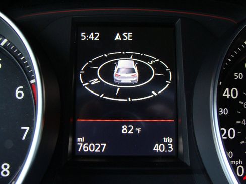 Used 2017 Volkswagen Golf S image 13