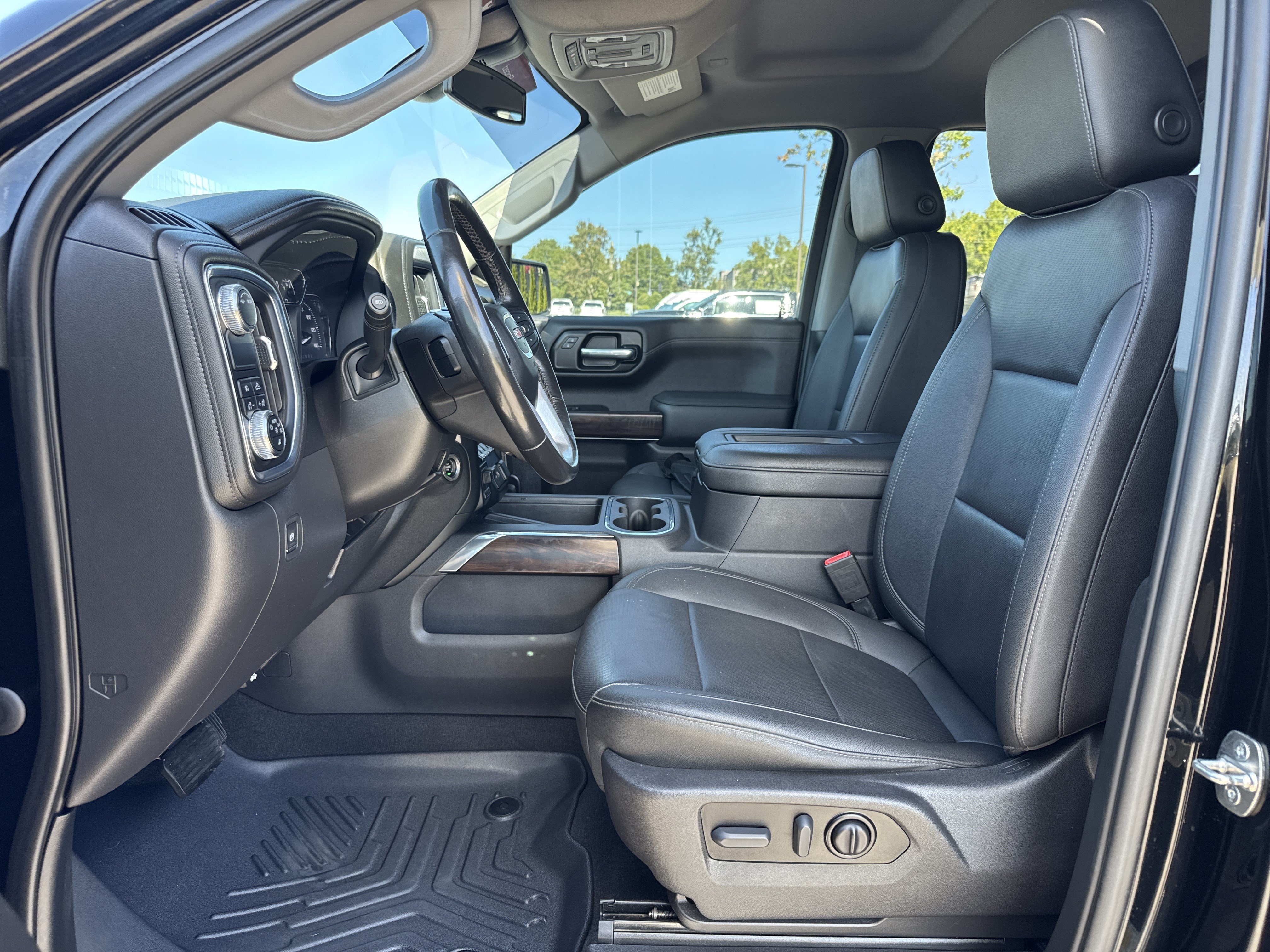 Used 2022 GMC Sierra 1500 SLT w/ SLT Premium Plus Package RWD image 17