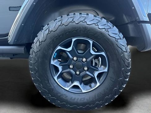 Used 2022 Jeep Wrangler Unlimited Rubicon 4xe w/ Cold Weather Group AWD/4WD image 13