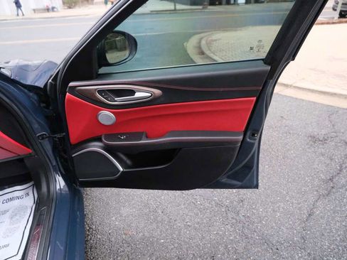 Used 2019 Alfa Romeo Giulia Ti w/ Quick Order Package 22Z Lusso image 32