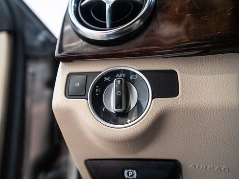 Used 2014 Mercedes-Benz GLK 250 BlueTEC 4MATIC image 23