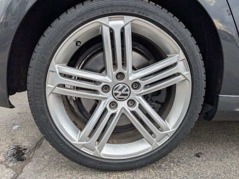 Used 2012 Volkswagen Golf R 4-Door image 20