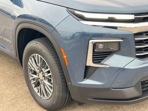New 2026 Chevrolet Traverse LT FWD image 3