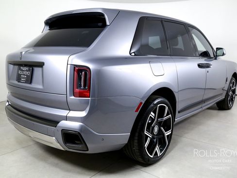 Used 2026 Rolls-Royce Cullinan Black Badge image 2