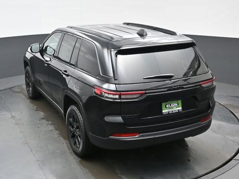 New 2026 Jeep Grand Cherokee Altitude image 20