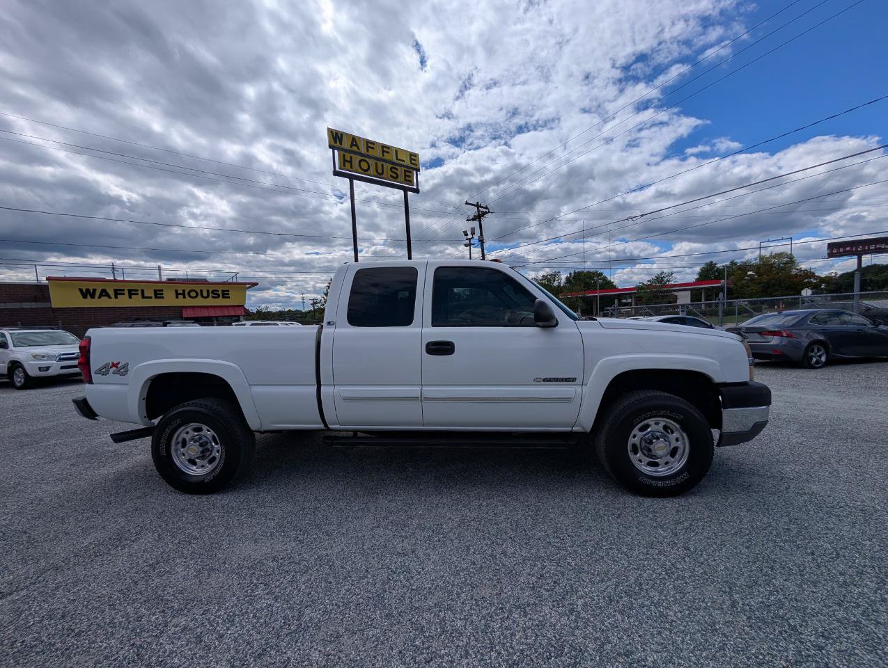 Used 2004 Chevrolet Silverado 2500 LS w/ Skid Plate Package AWD/4WD image 5