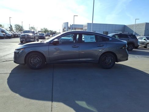 New 2026 Nissan Sentra SV FWD image 5