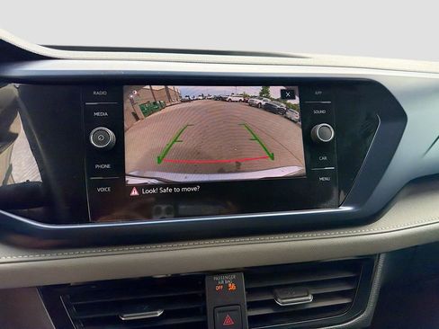 Used 2024 Volkswagen Taos SE FWD image 29