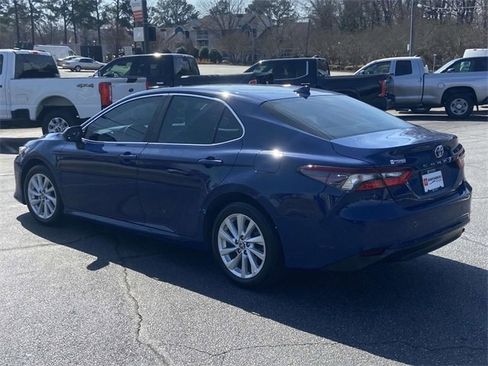 Used 2024 Toyota Camry LE image 5