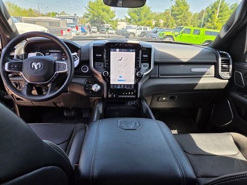 Used 2024 RAM 1500 Laramie AWD/4WD image 5