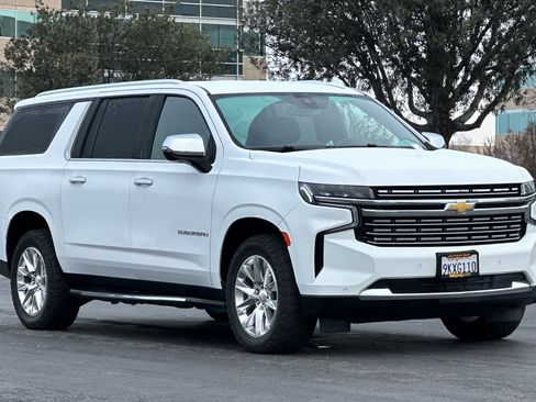 Used 2022 Chevrolet Suburban Premier image 2