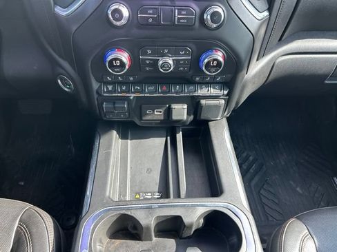 Used 2022 GMC Sierra 2500 AT4 w/ AT4 Preferred Package AWD/4WD image 23