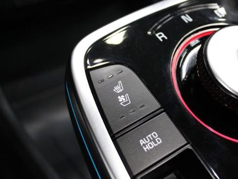 Used 2022 Kia Niro EX Premium FWD image 18