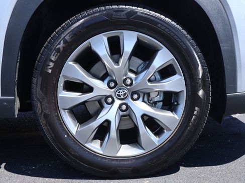 Used 2024 Toyota Grand Highlander Limited image 28