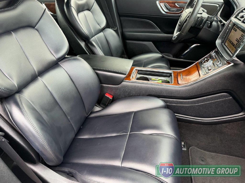 Used 2019 Lincoln Continental Premiere FWD image 13