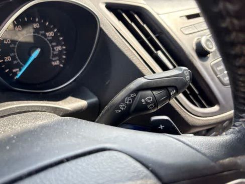 Used 2018 Ford Escape SE w/ SE Sport Appearance Package FWD image 17