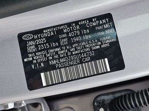 Certified 2025 Hyundai Elantra SEL FWD image 28