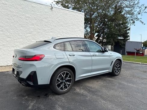 Used 2024 BMW X4 xDrive30i w/ Premium Package AWD/4WD image 5