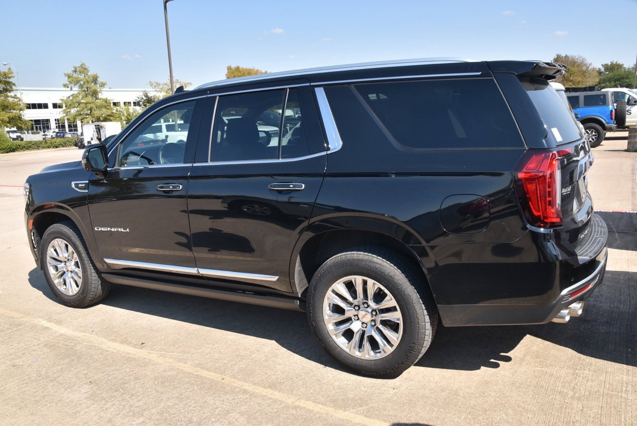 Used 2024 GMC Yukon Denali w/ LPO, Floor Liner Package AWD/4WD image 6