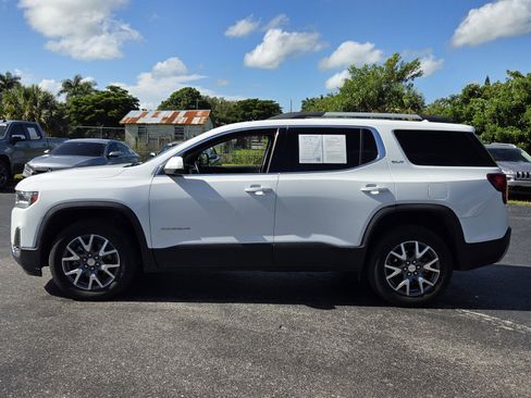 Certified 2023 GMC Acadia SLT FWD image 2