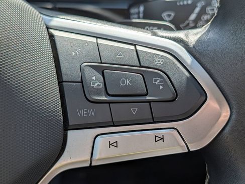 Used 2025 Volkswagen Atlas SE AWD/4WD image 43