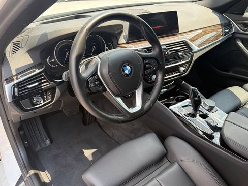 Used 2019 BMW 530i xDrive w/ Convenience Package AWD/4WD image 4