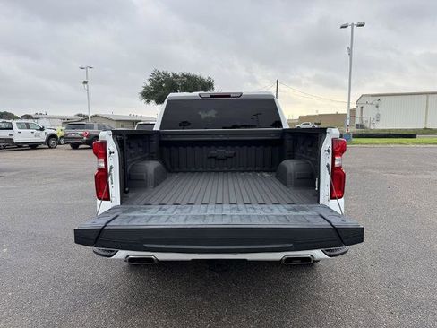 Used 2023 Chevrolet Silverado 1500 RST AWD/4WD image 5