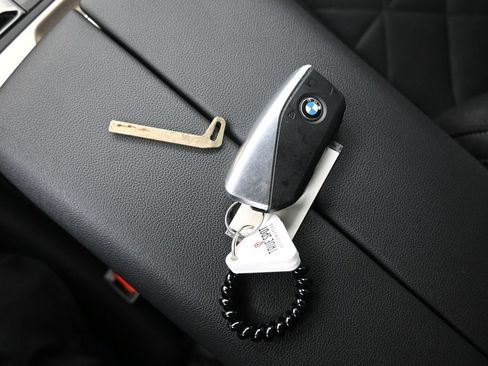 Used 2024 BMW iX xDrive50 w/ Premium Package AWD/4WD image 26