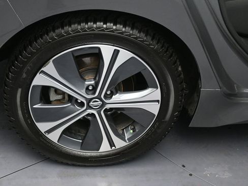 Used 2019 Nissan Leaf SV w/ SV Technology Package image 5