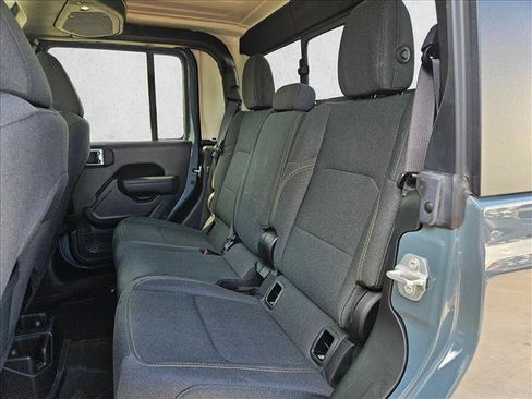 Used 2024 Jeep Gladiator Sport AWD/4WD image 15