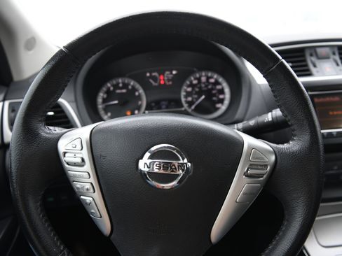 Used 2015 Nissan Sentra SV image 22