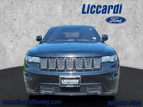 Used 2019 Jeep Grand Cherokee Altitude AWD/4WD image 2