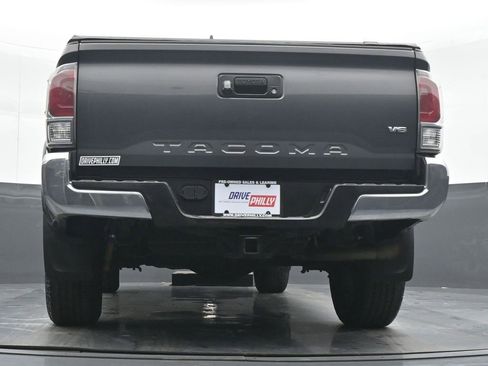 Used 2021 Toyota Tacoma TRD Off-Road image 19