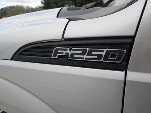 Used 2015 Ford F250 XL w/ Power Equipment Group image 5