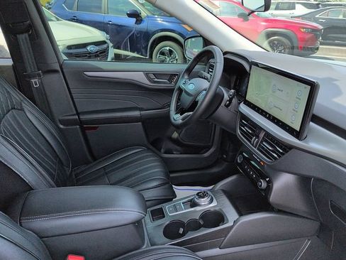 Used 2024 Ford Escape Active w/ Tech Pack #1 AWD/4WD image 10