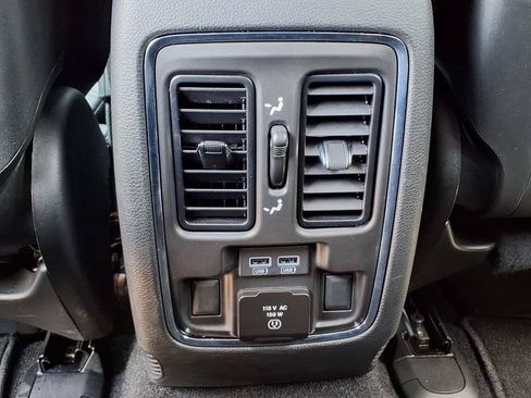 Used 2022 Jeep Grand Cherokee Limited AWD/4WD image 16