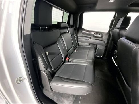 Used 2025 GMC Sierra 1500 SLT w/ SLT Premium Plus Package AWD/4WD image 28
