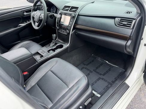 Used 2017 Toyota Camry XLE FWD image 16