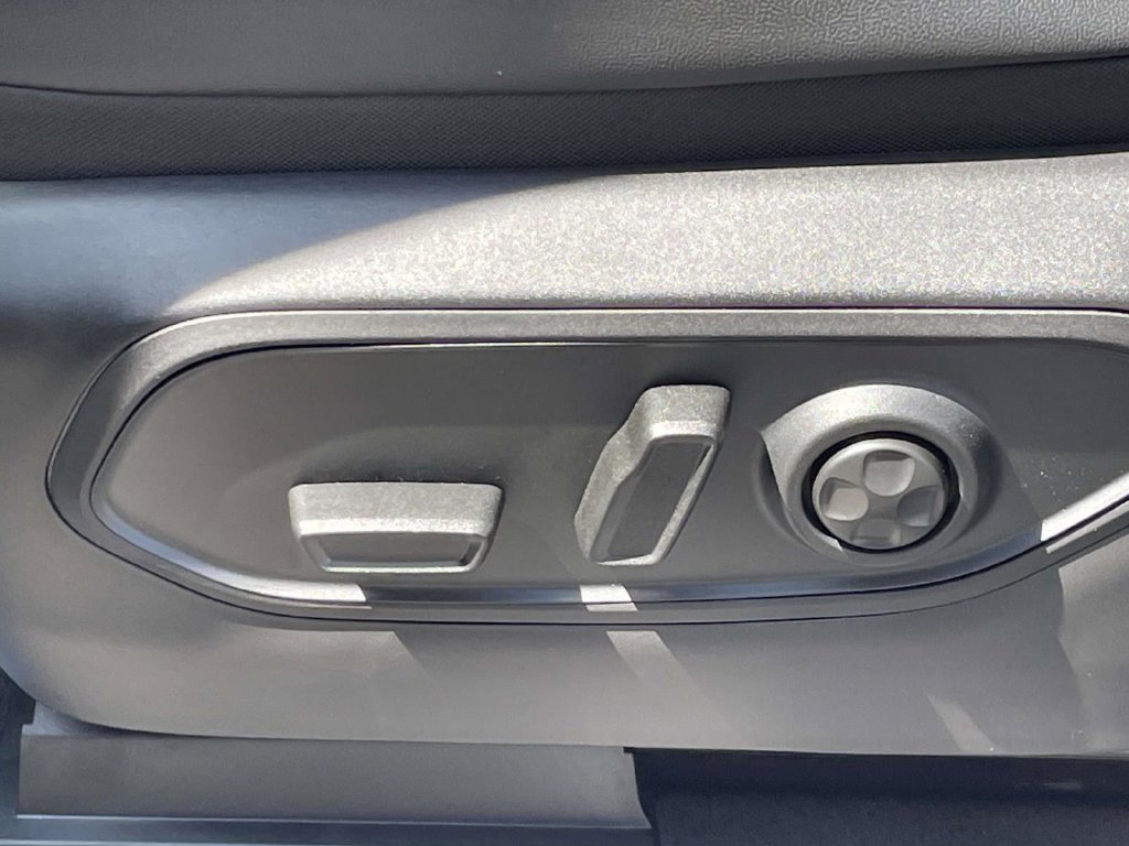 New 2027 Jeep Grand Cherokee Altitude AWD/4WD image 27
