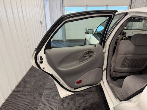 Used 1997 Ford Taurus SHO FWD image 9