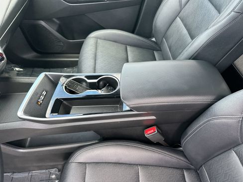 Used 2025 Chevrolet Equinox LT w/ Convenience Package II FWD image 21