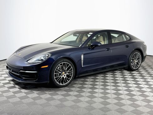 Used 2023 Porsche Panamera 4 Platinum Edition w/ Assistance Package AWD/4WD image 4